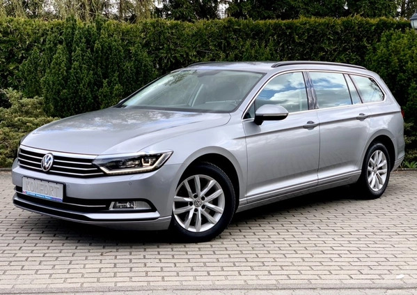 Volkswagen Passat cena 64999 przebieg: 198000, rok produkcji 2018 z Piła małe 781